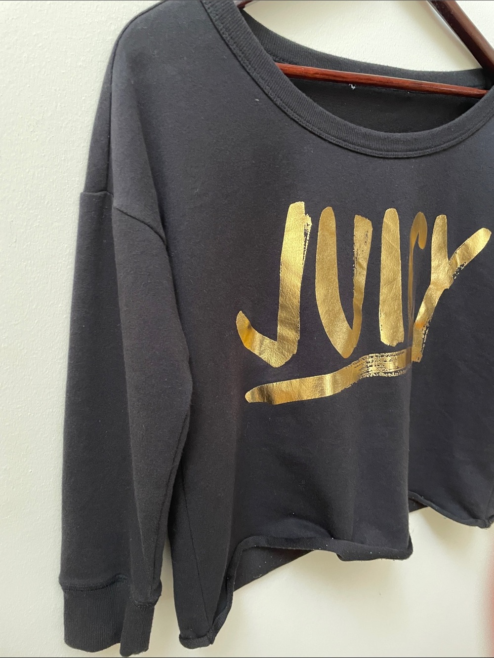 Juicy Couture Cropped Cutoff Black Sweatshirt with Metallic Gold 'JUICY' Logo - Picture 3 of 6